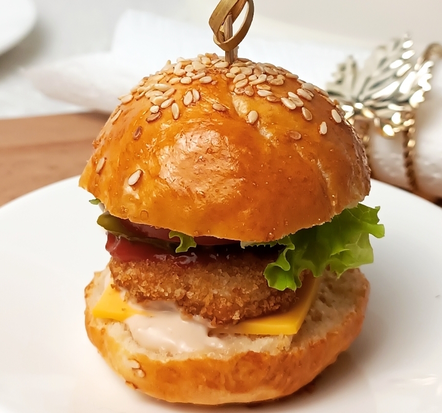 Мини-бургеры с куриной котлеткой&nbsp;