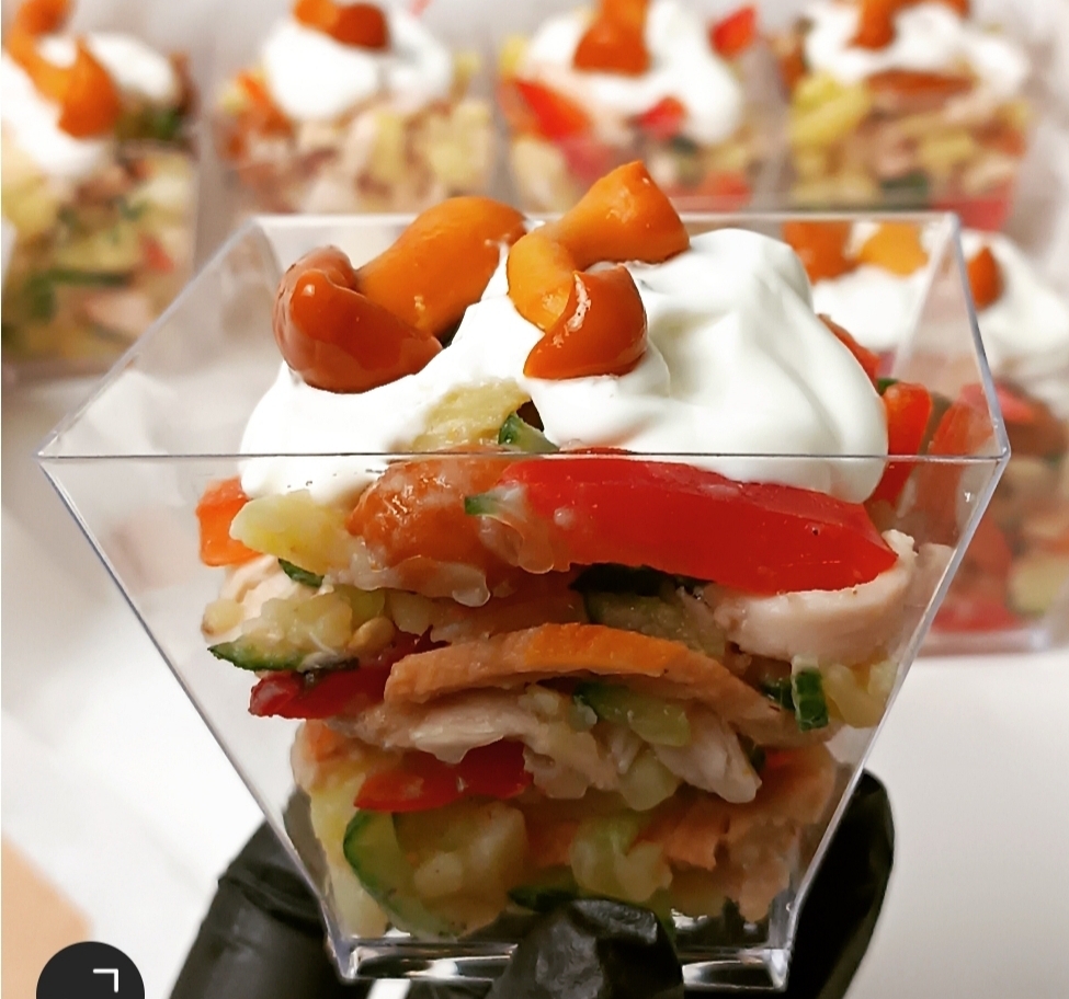 Салат с маринованными опятами&nbsp;